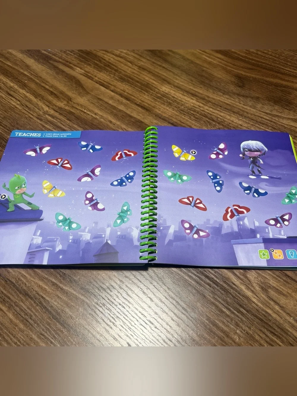 LeapStart 3D Moonlight Hero Math with PJ Masks Book, Level 2